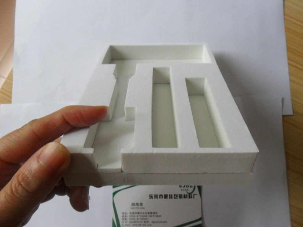 誠(chéng)筑品質(zhì)密箱 —— 順佳包裝白色EVA植絨內(nèi)襯制品探優(yōu)